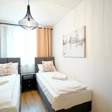 Everysky - Nad Lomnica 14a-b Апартаменты *